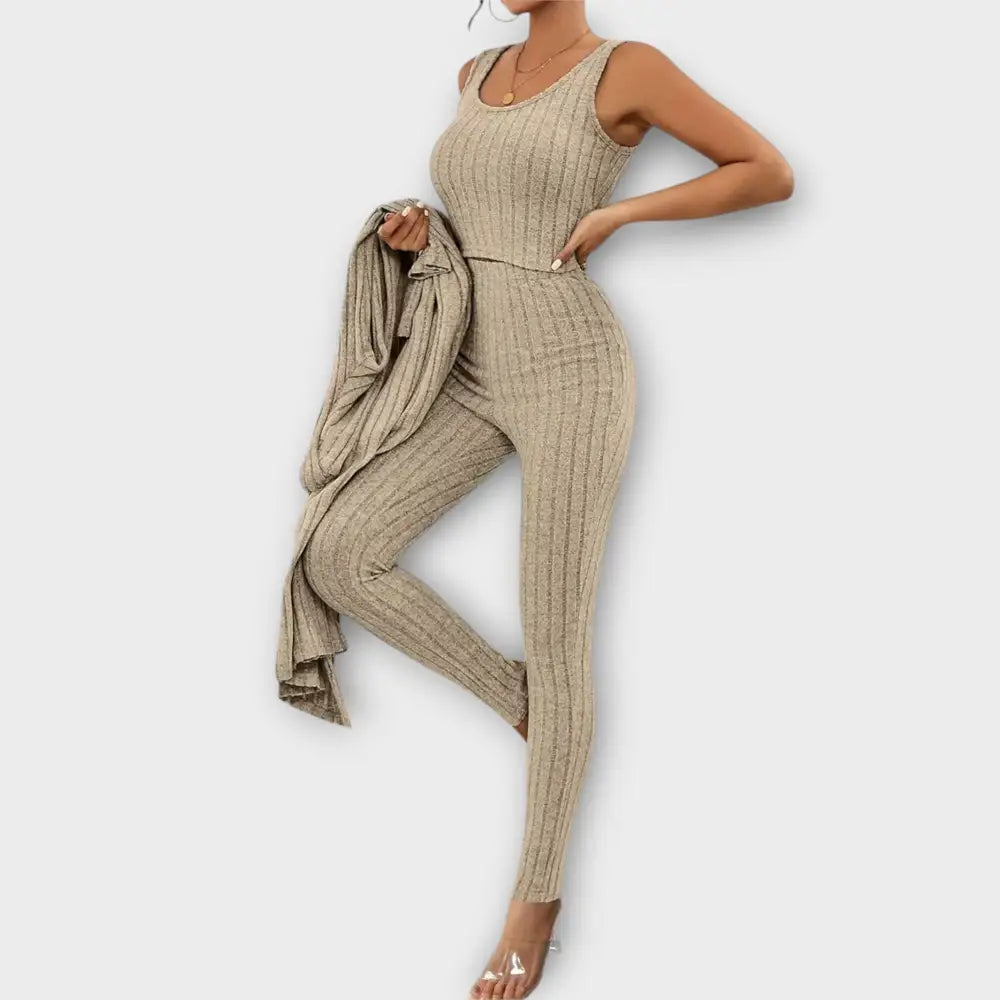 Clara – Conjunto Elegancia Moderna y Versátil