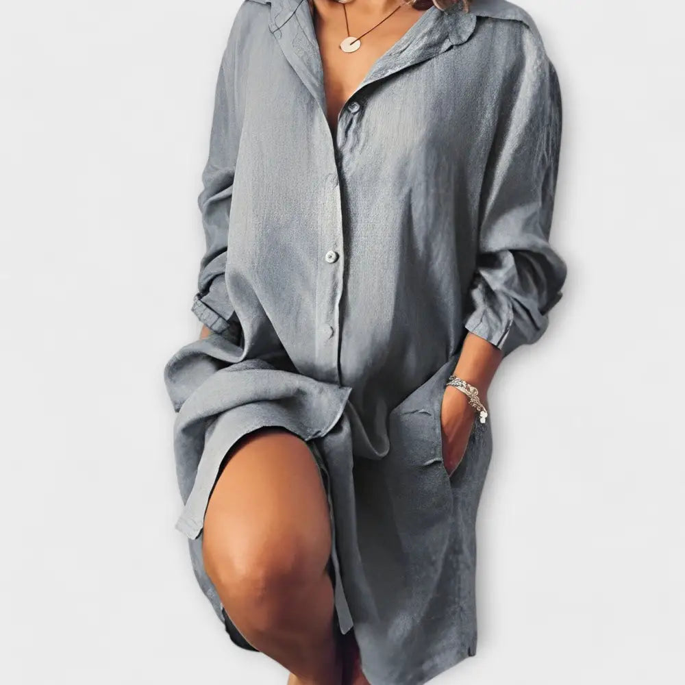 María – Blusa Clásica con Toque Chic