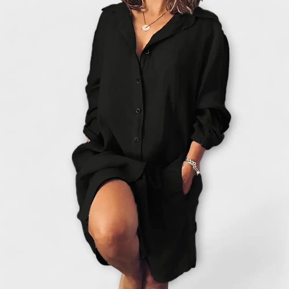 María – Blusa Clásica con Toque Chic
