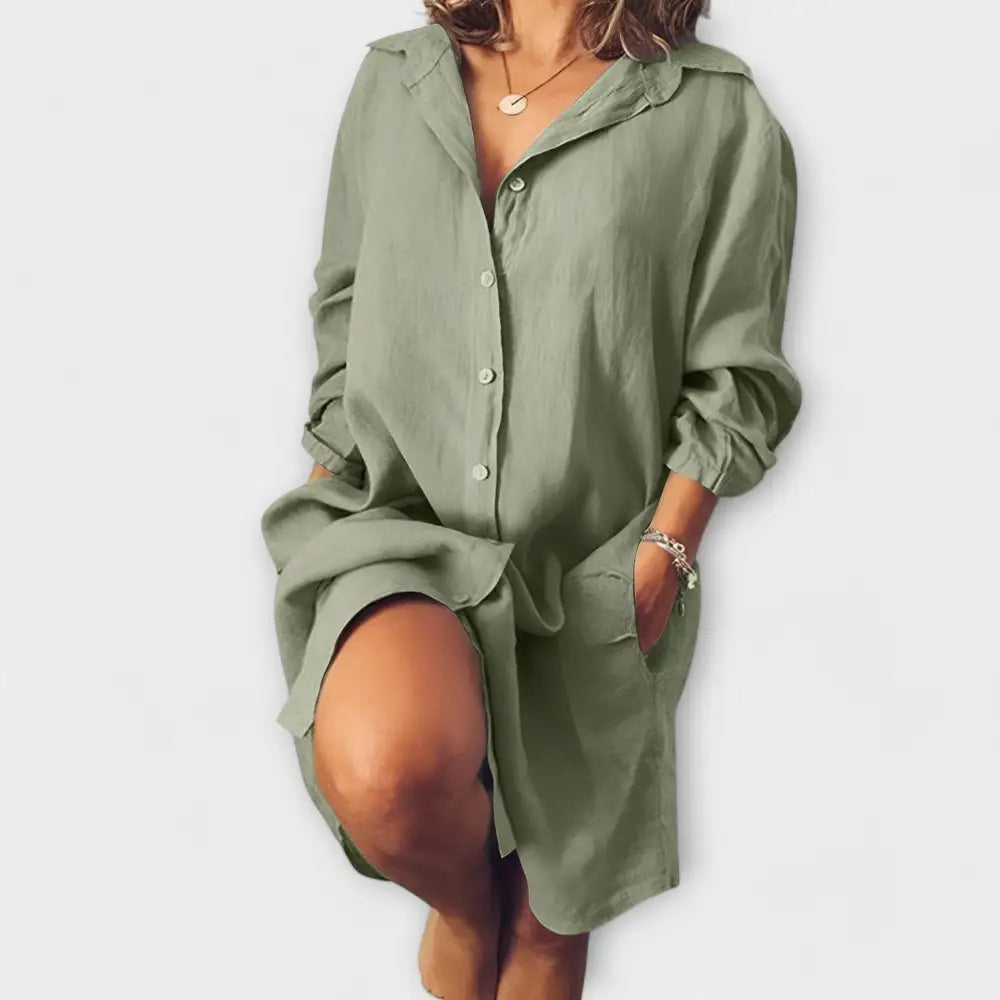 María – Blusa Clásica con Toque Chic
