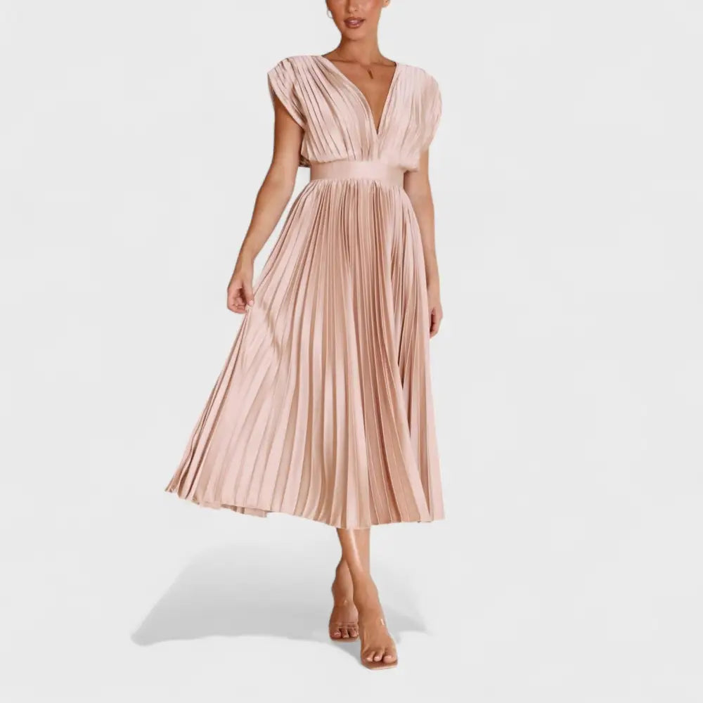 Rocío – Vestido Plisado que Resalta la Belleza Atemporal